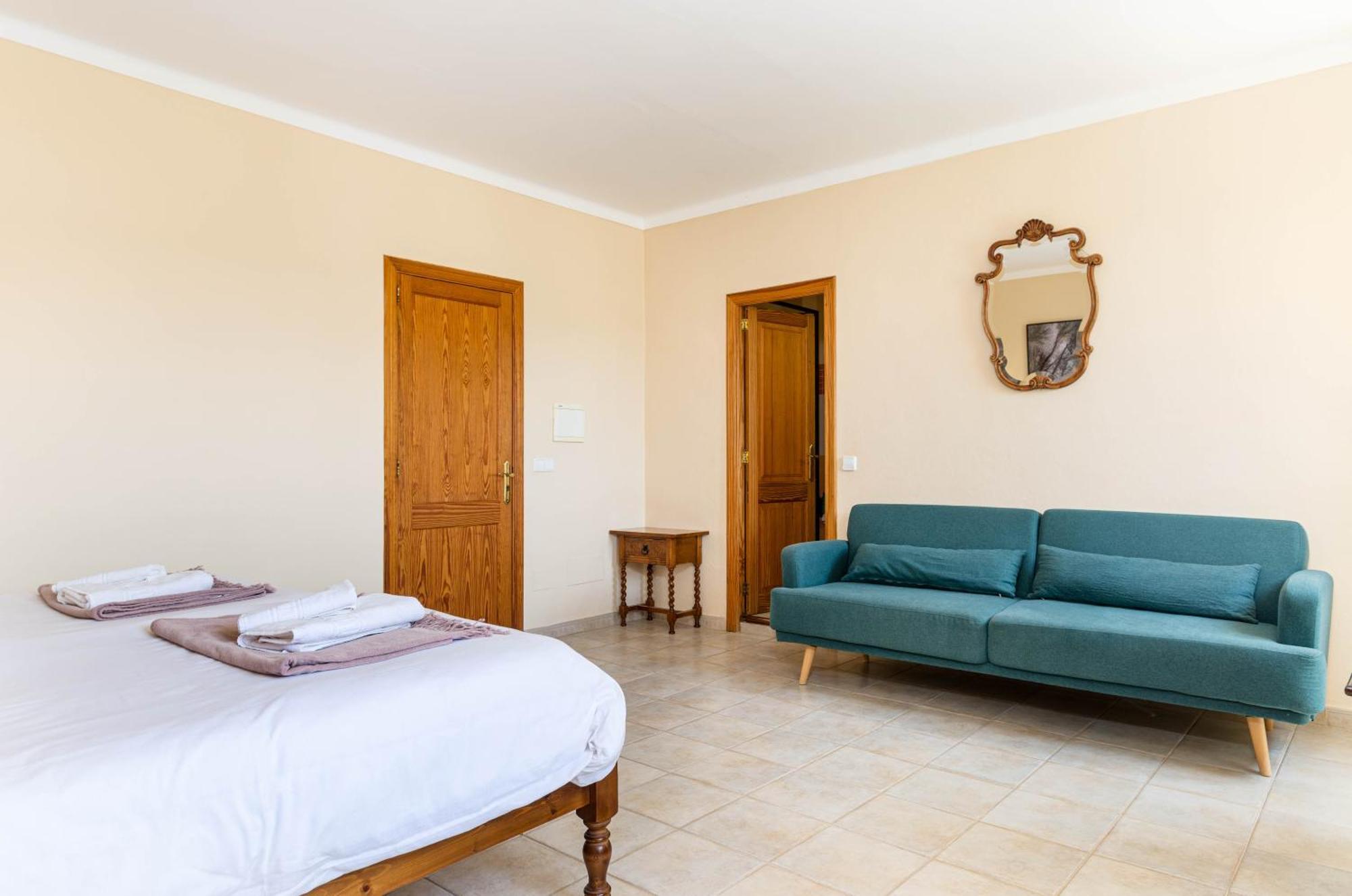Es Rafal, Farm stay *