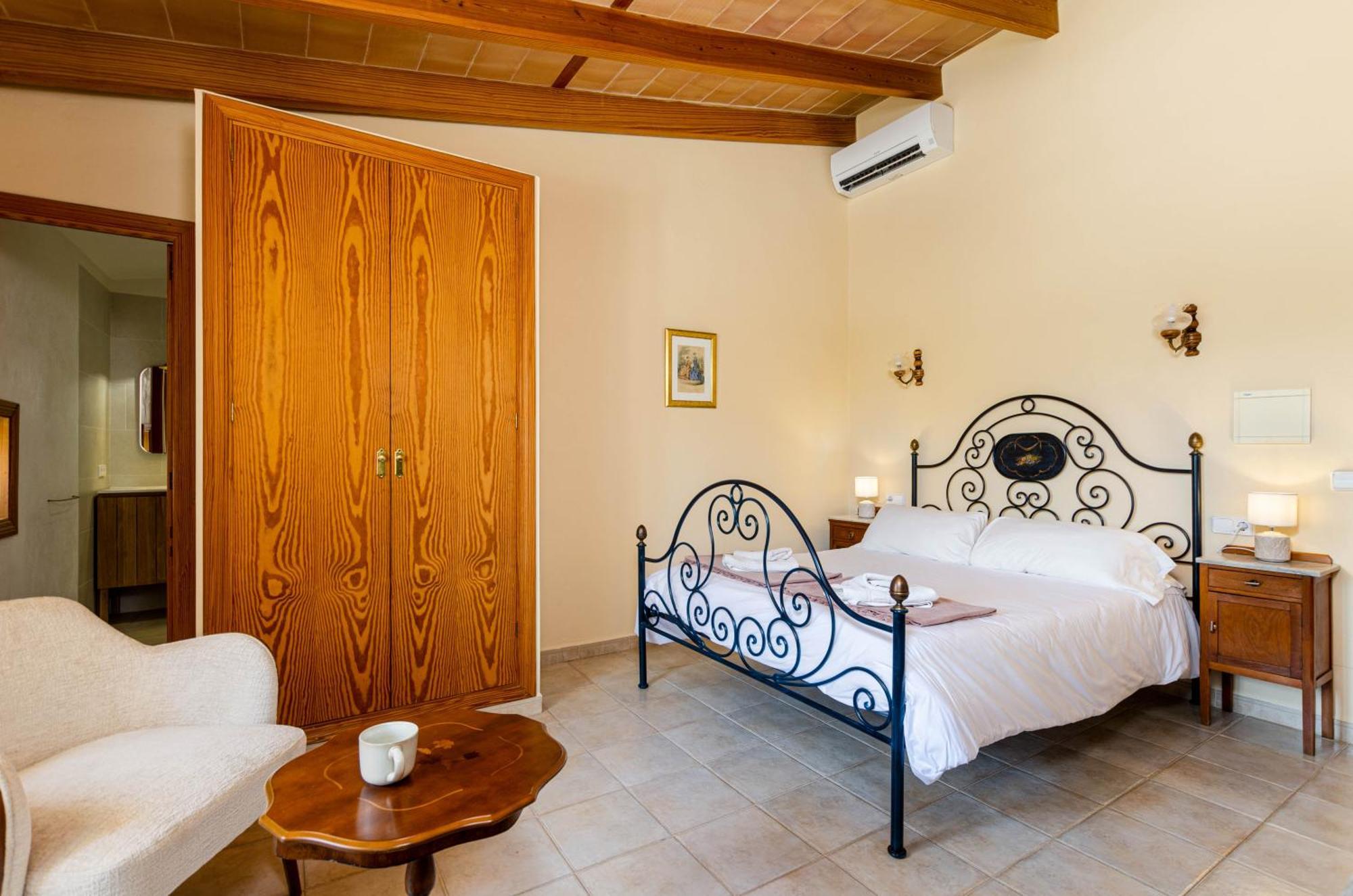 Alloggio per agriturismo Es Rafal, *